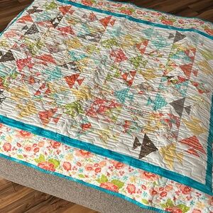 Quilt Wall Decor for Flag Pole 48x39 Beautiful Colors, Like New